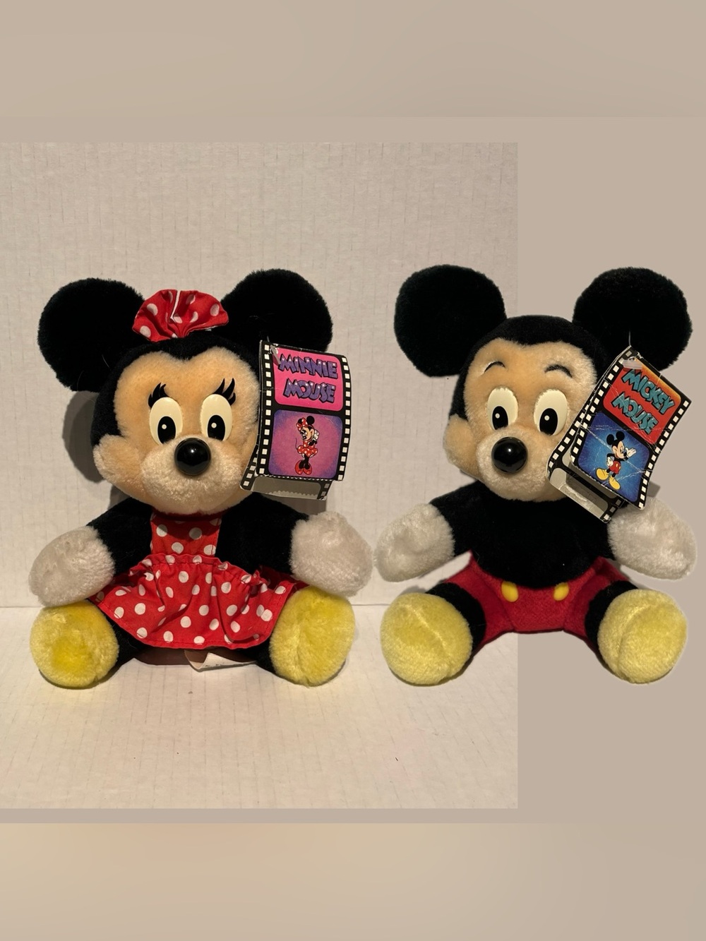 Vintage 1993 Official Disneyland Park Mickey & Minnie Mouse Plush Souvenir.